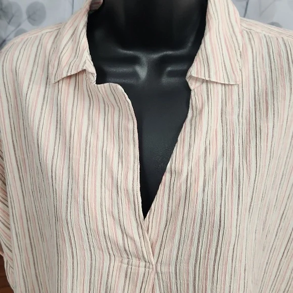Madewell Courier Button-Back Shirt in Brampton Stripe - Picture 4 of 11